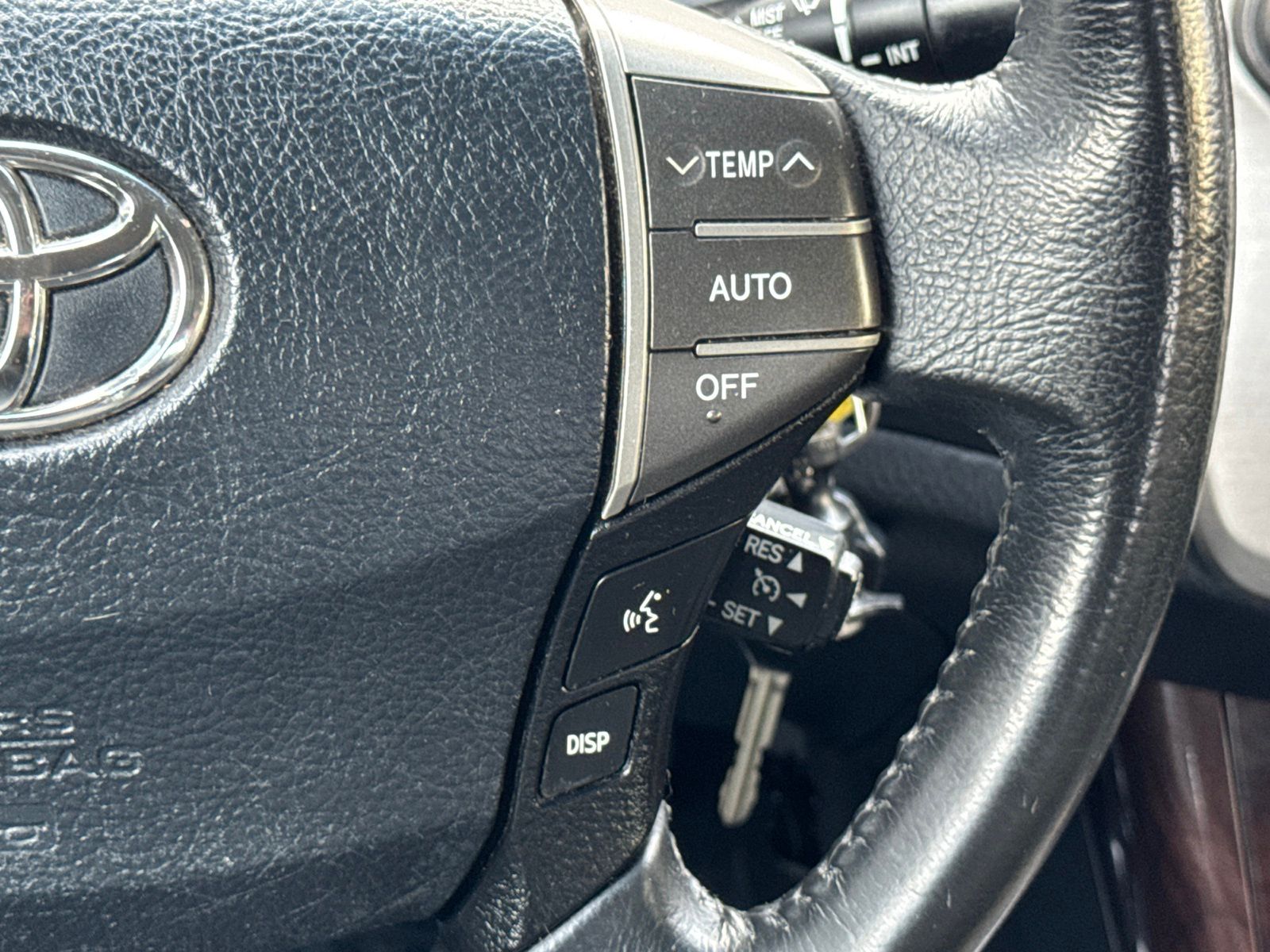 Used 2012 Classic Silver Metallic Toyota Base image 18