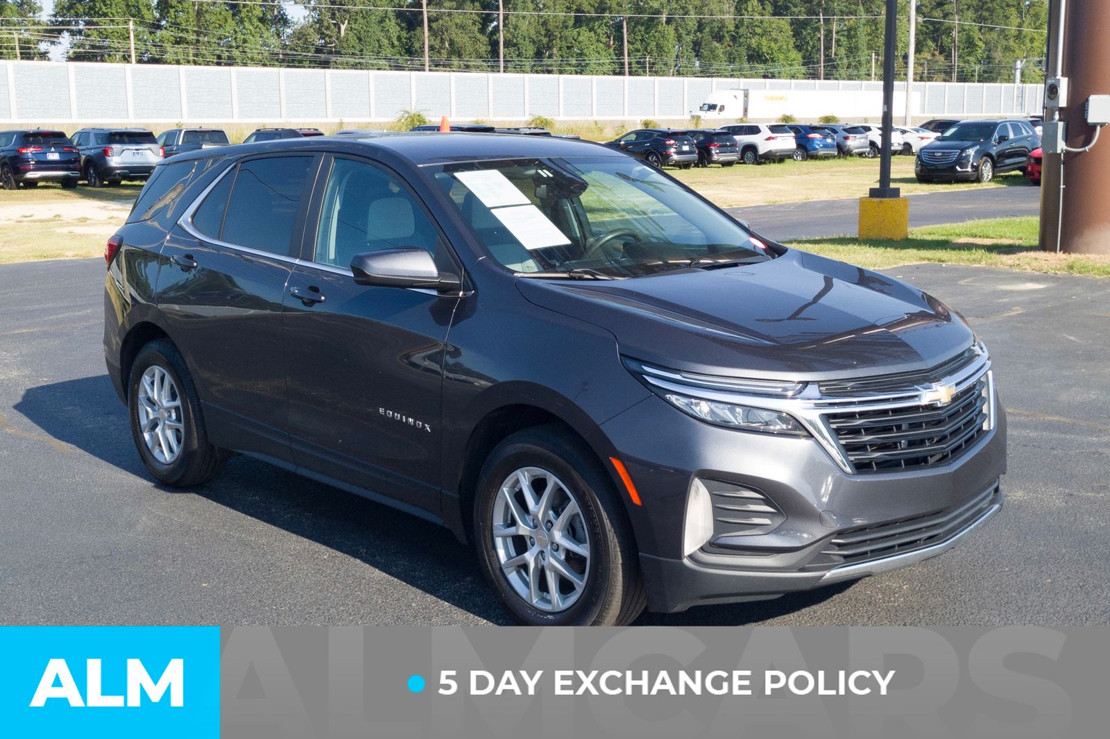 2023 Chevrolet Equinox LT photo 3