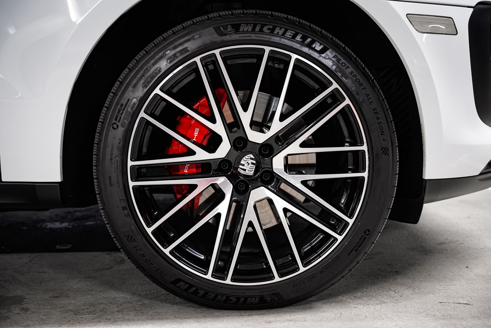 2024 Porsche Macan S — photo 56