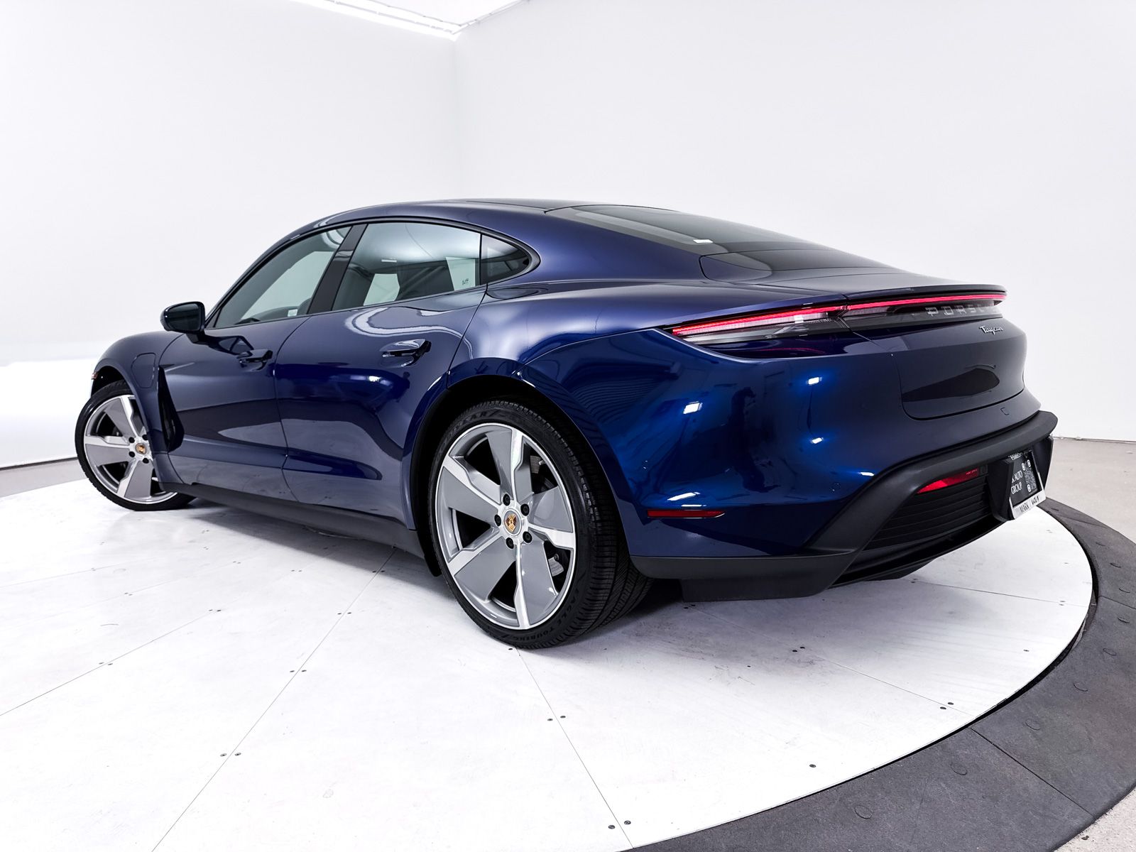 Used 2022 Porsche Taycan Base with VIN WP0AA2Y19NSA16299 for sale in Scottsdale, AZ