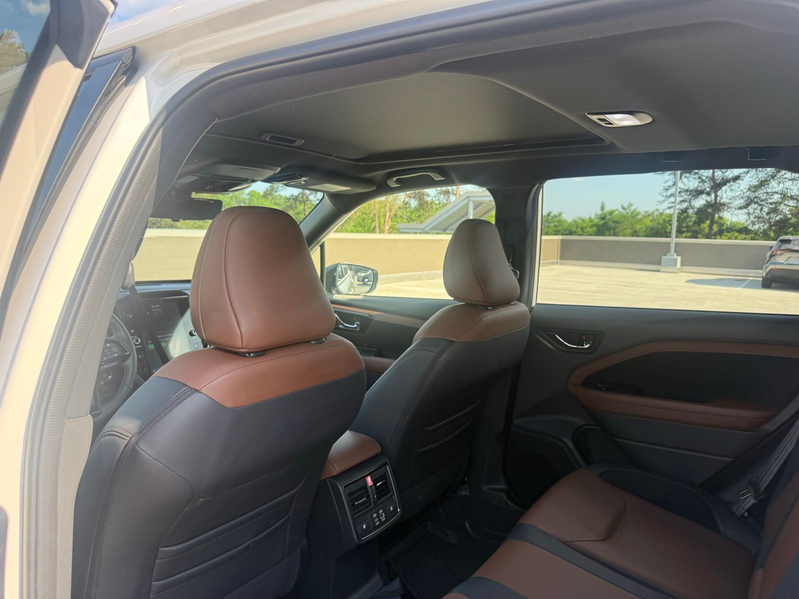 Used 2025 White Subaru Touring image 29