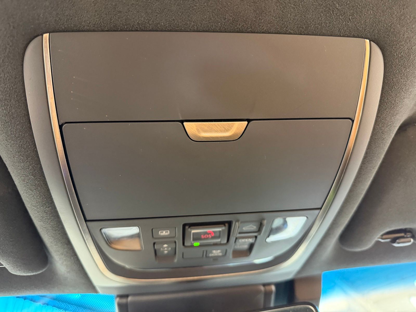 Used 2021 Silver Lexus 500 AWD image 22