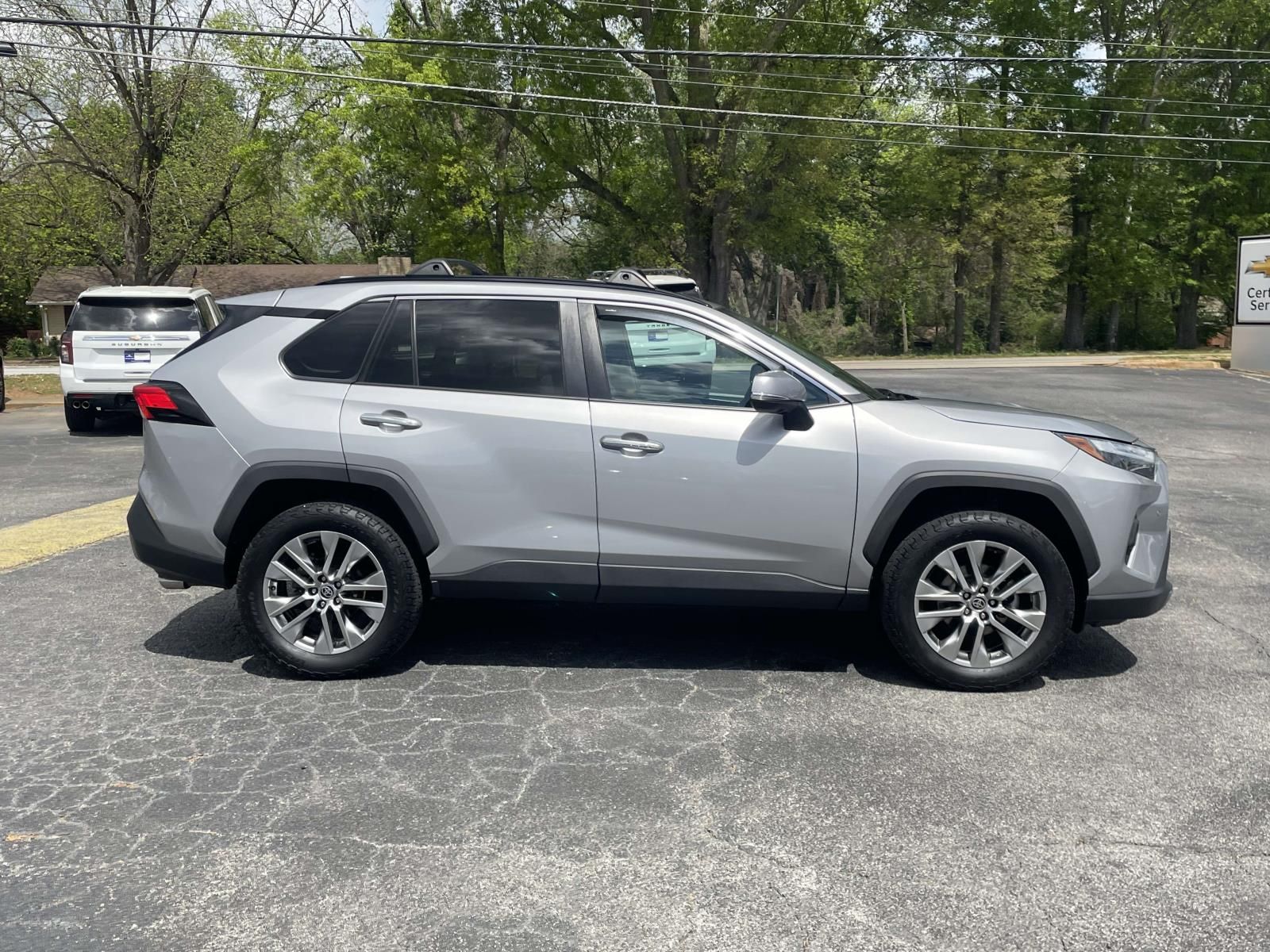 View vehicle photo 2