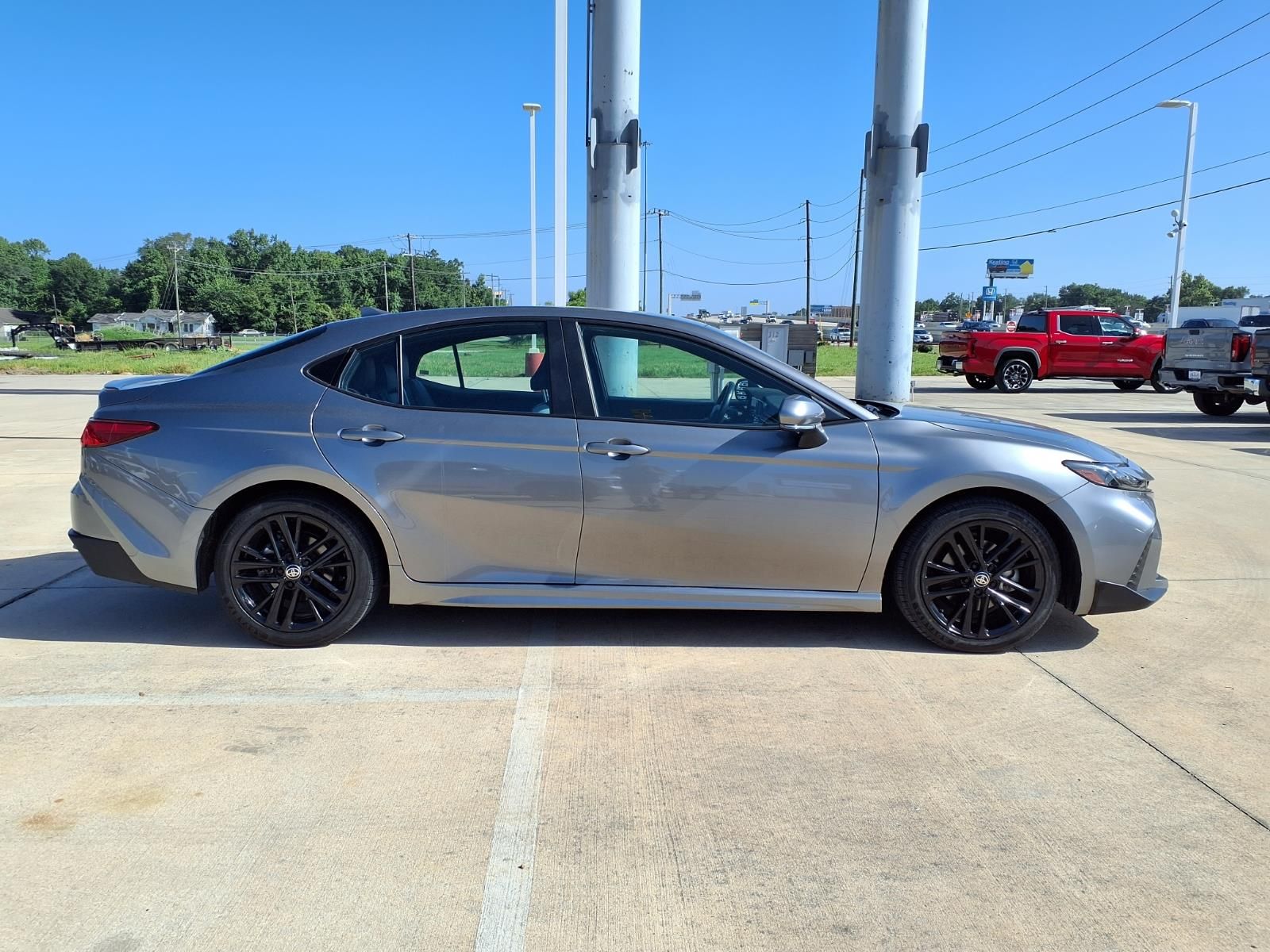 2025 Toyota Camry SE - 4