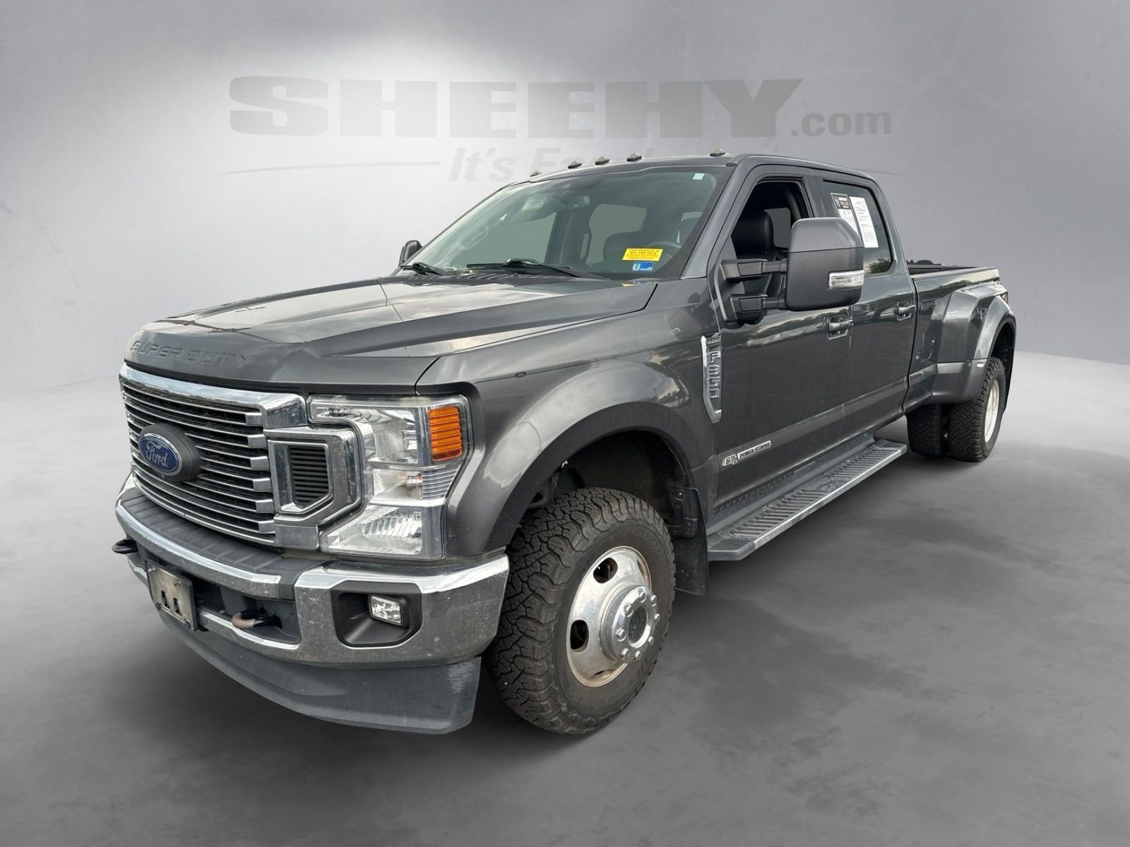 Used 2020 Magnetic Metallic Ford Lariat image 15