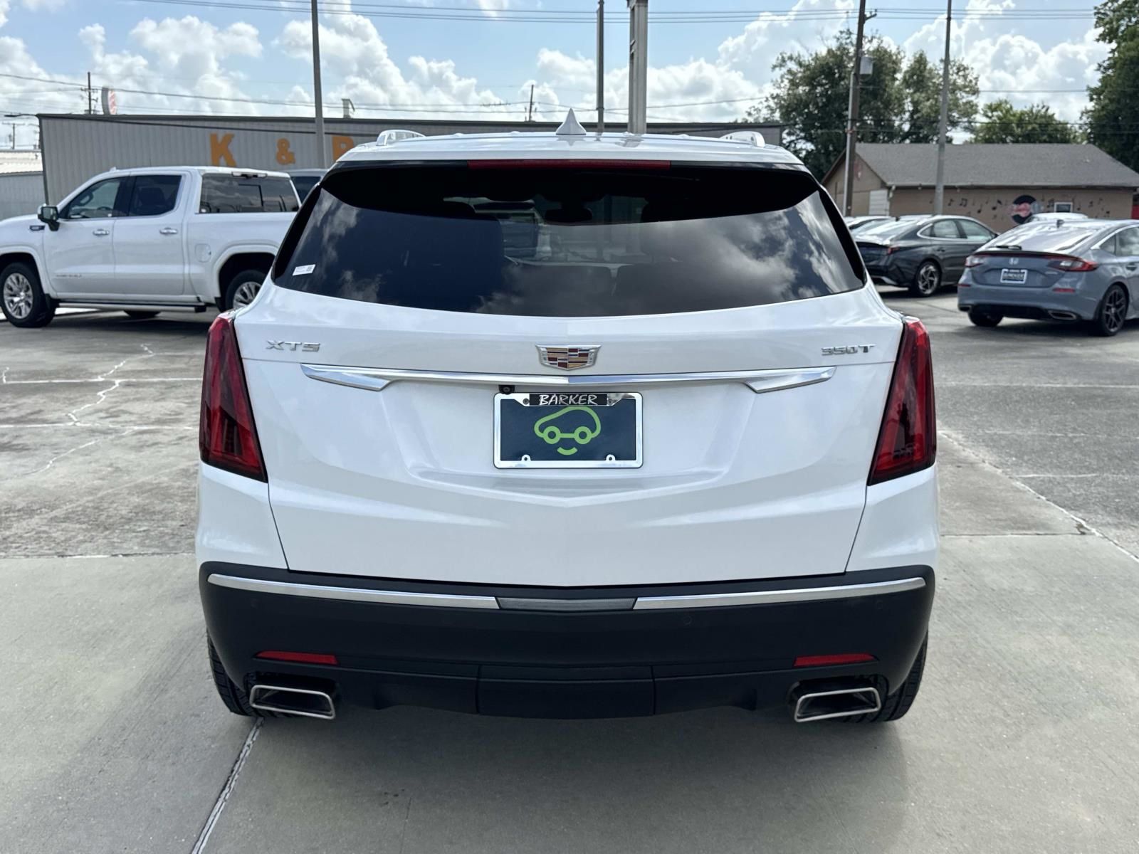 View vehicle photo 7