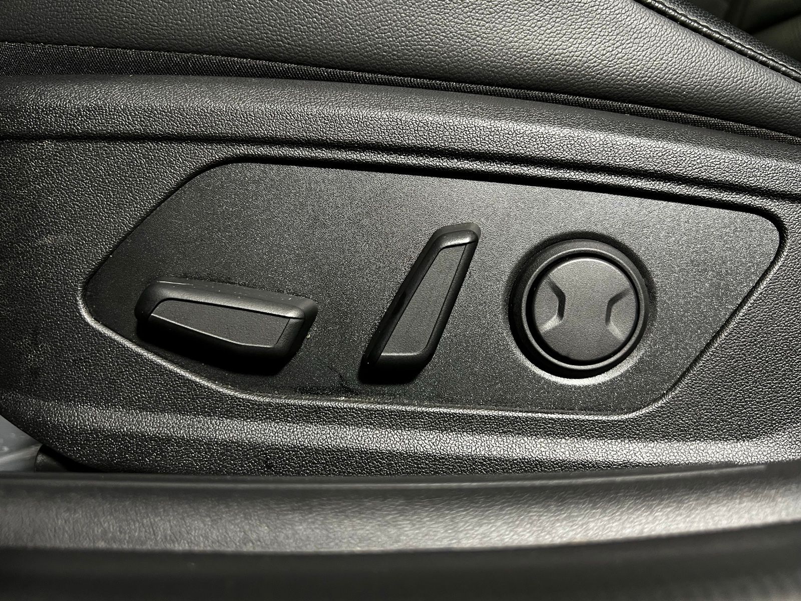 Thumbnail: 2023 Hyundai Elantra - 14