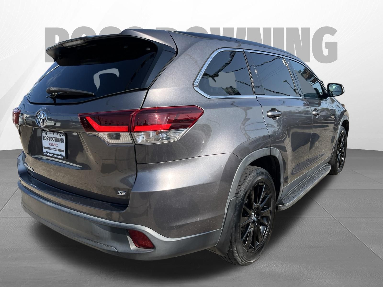 2019 Toyota Highlander SE - 3