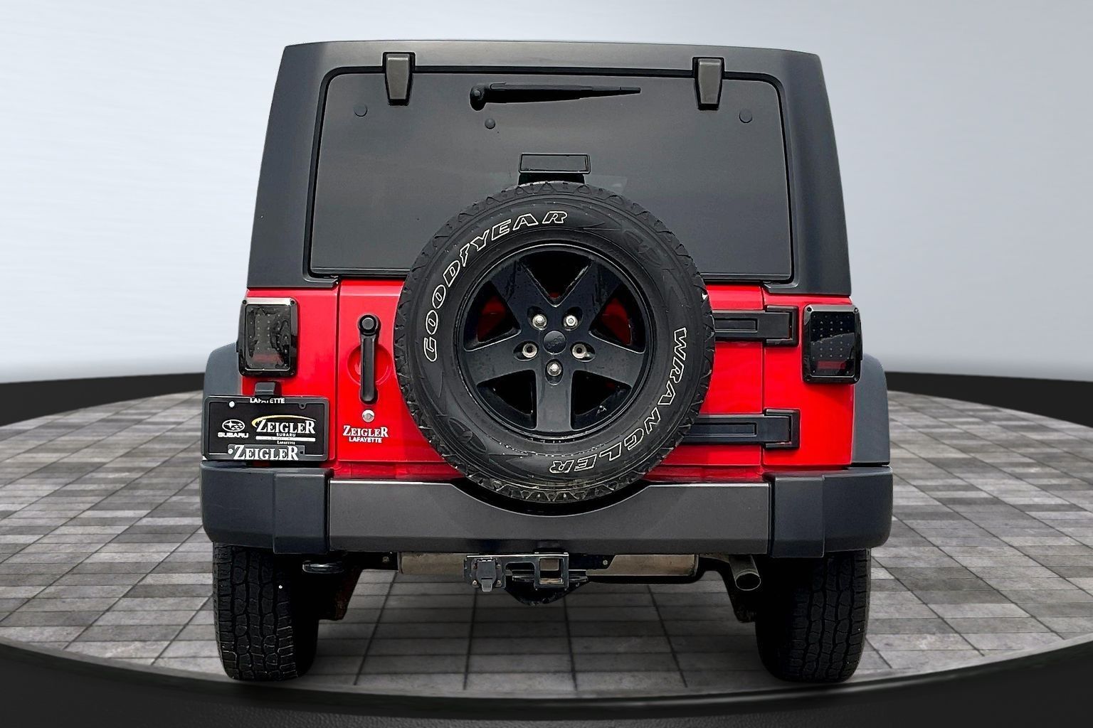 View vehicle photo 4