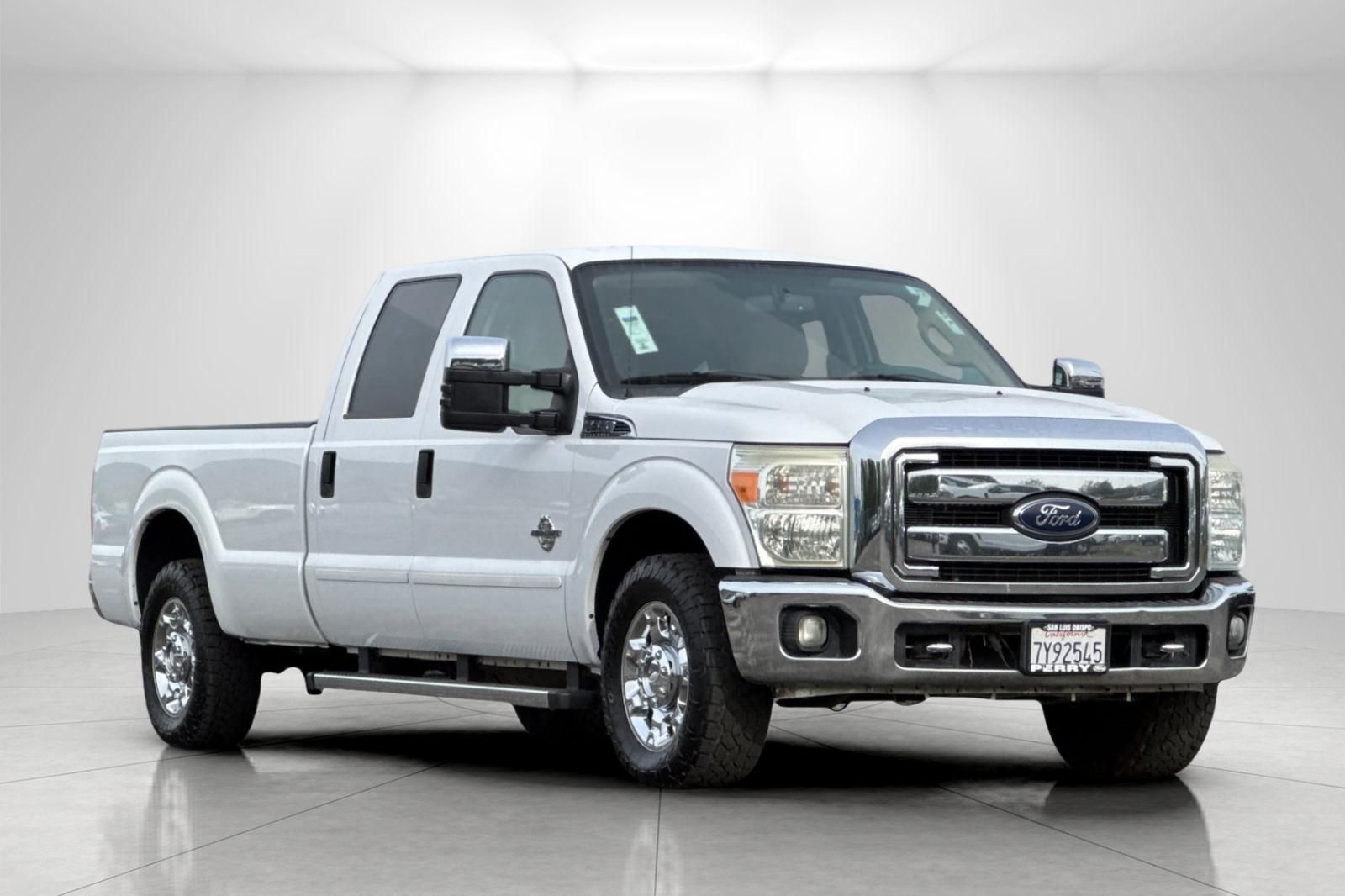 Oxford White 2014 Ford F-250 Super Duty XLT Crew Cab Pickup Truck 4X2 6-Speed Automatic Overdrive