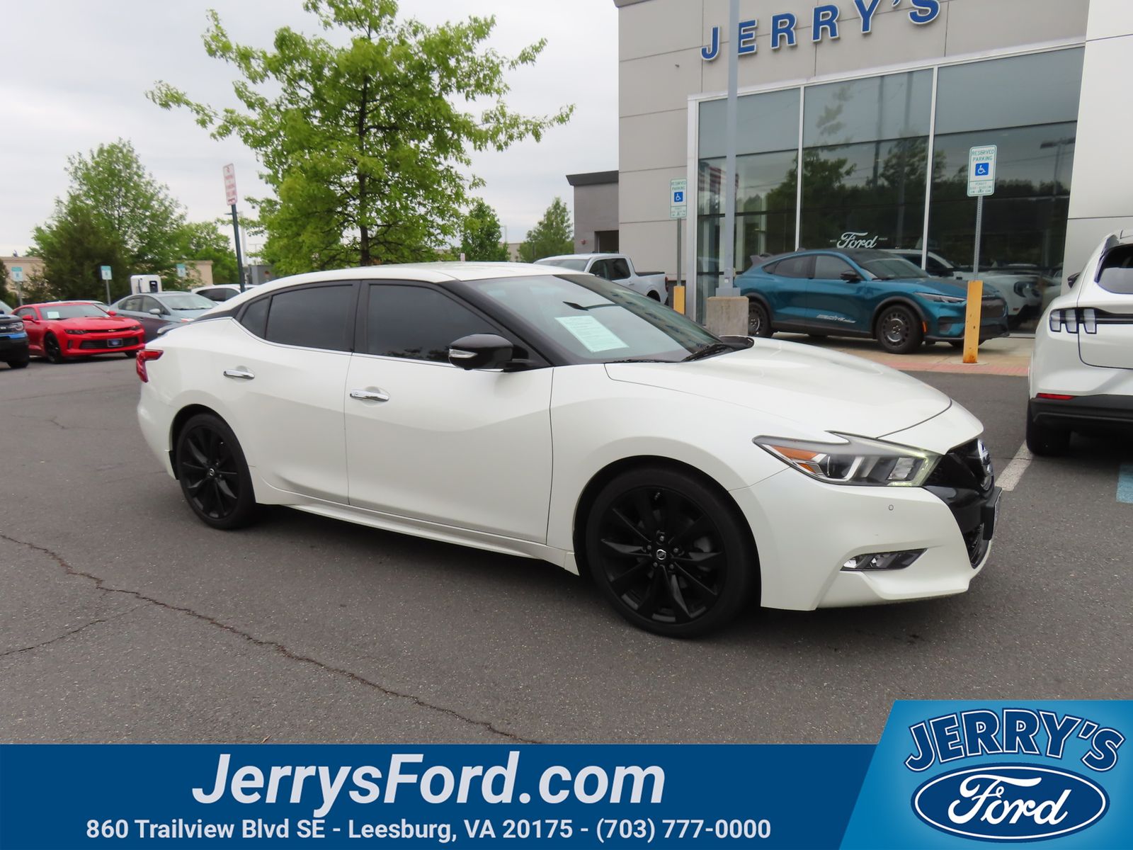 Pearl White 2018 Nissan Maxima SR FWD Sedan Front-Wheel Drive Continuously Variable Transmission