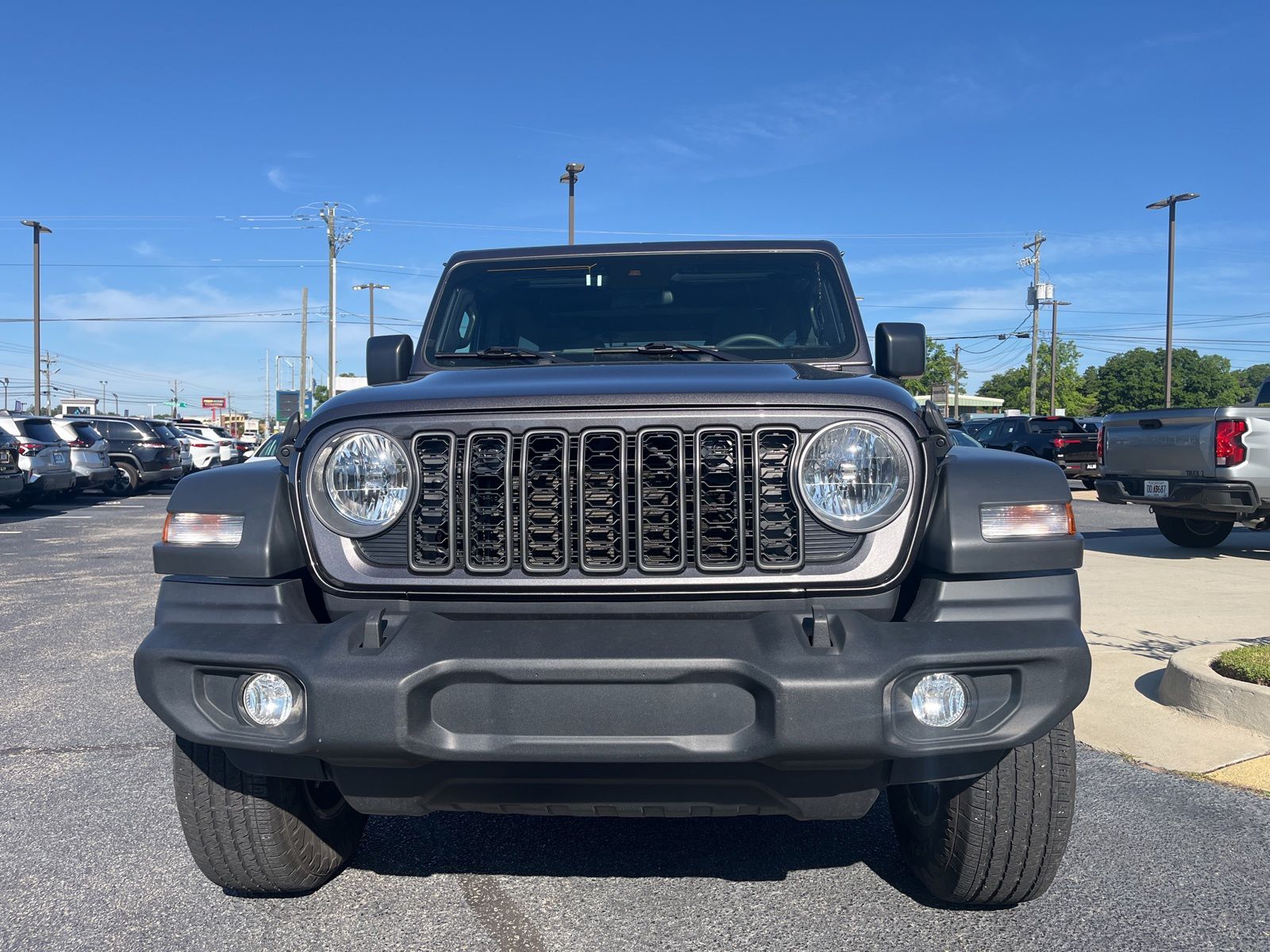 Used 2025 Gray Jeep Sport S image 4