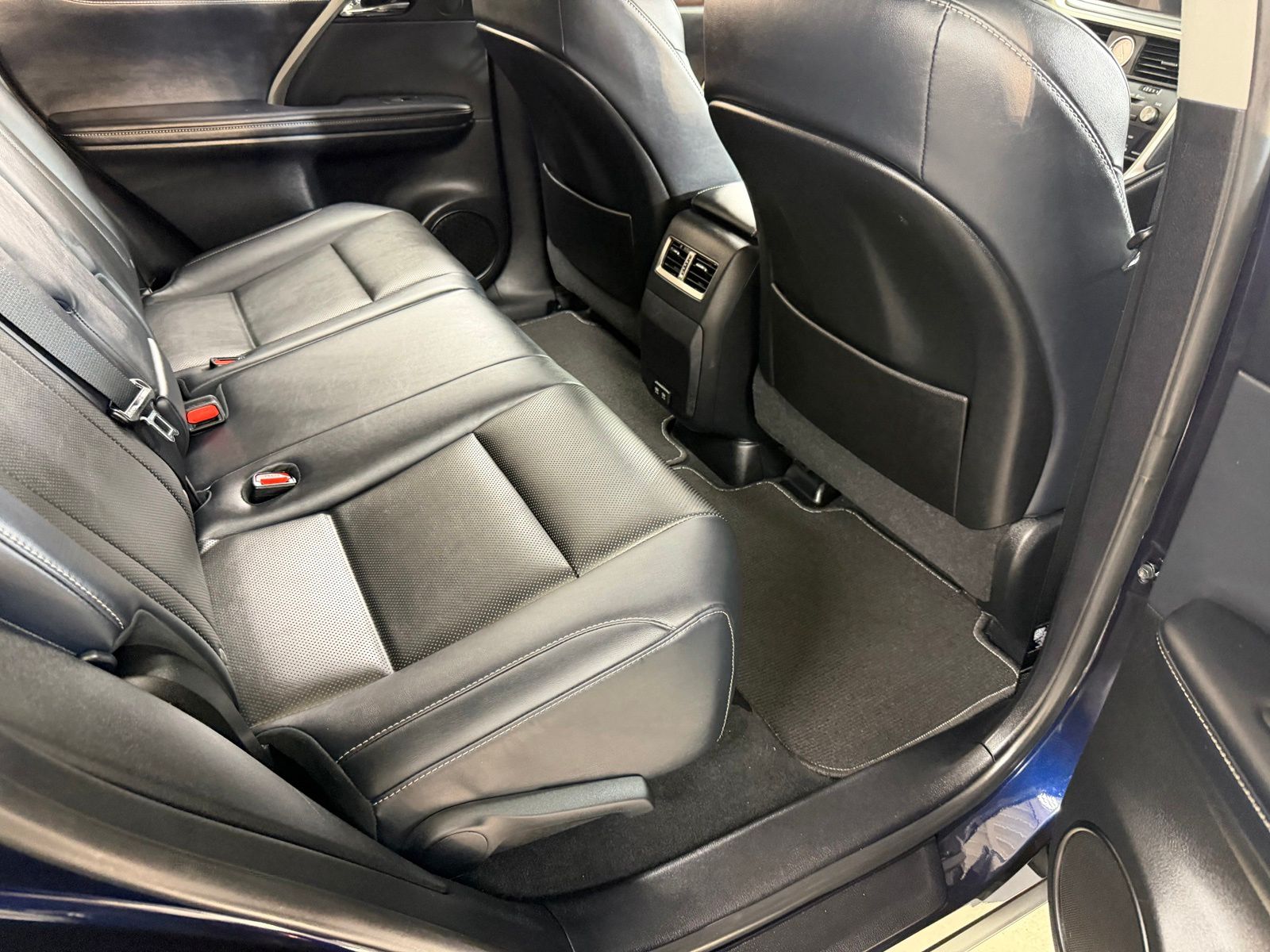Used 2021  Lexus 350 image 40