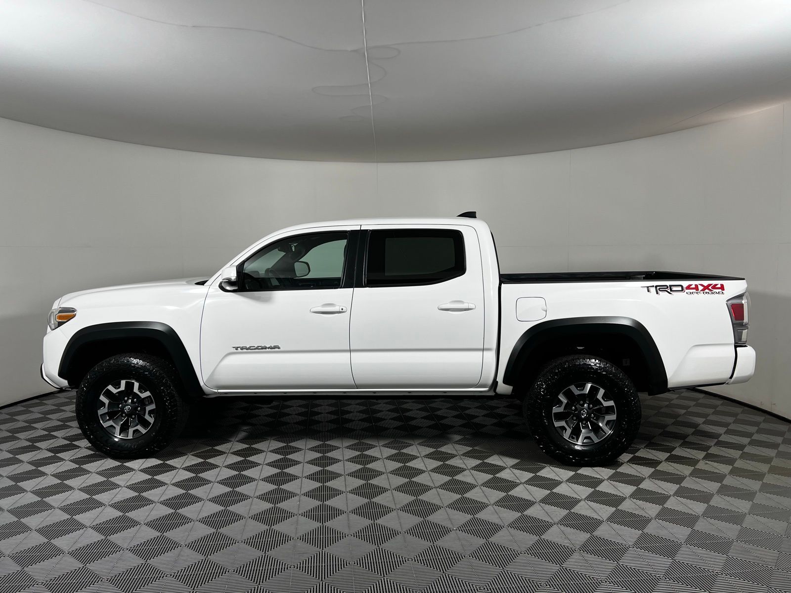 2023 Toyota Tacoma TRD Off-Road 8