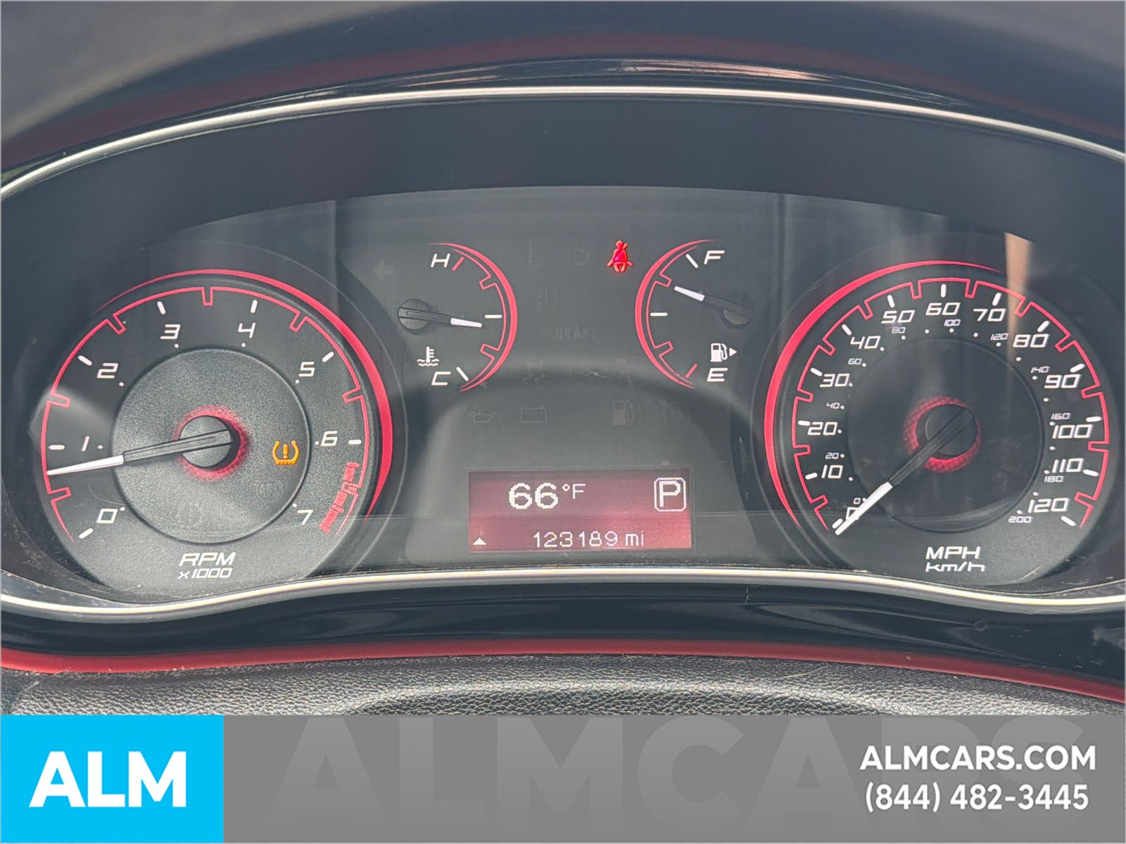 Used 2014 Gray Dodge SXT image 29