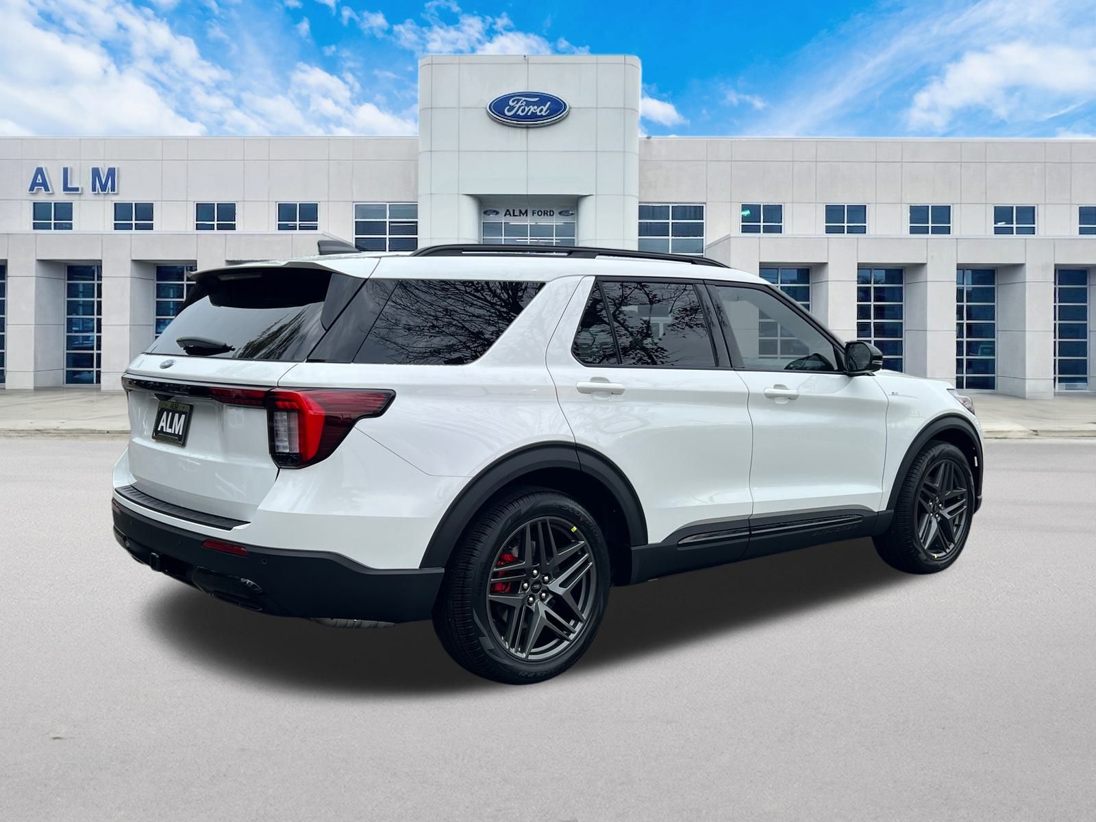 New 2026 Star White Metallic Tri-Coat Ford ST-Line image 6