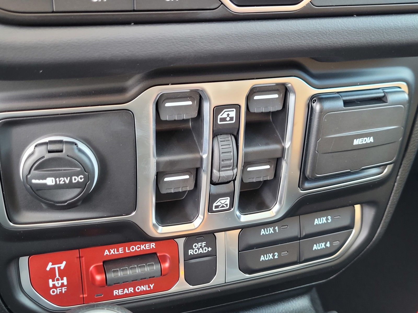 New 2026 Gray Jeep Mojave image 17