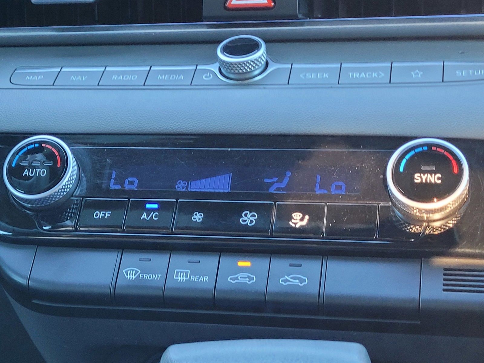 2024 Hyundai Elantra SEL - Photo 25