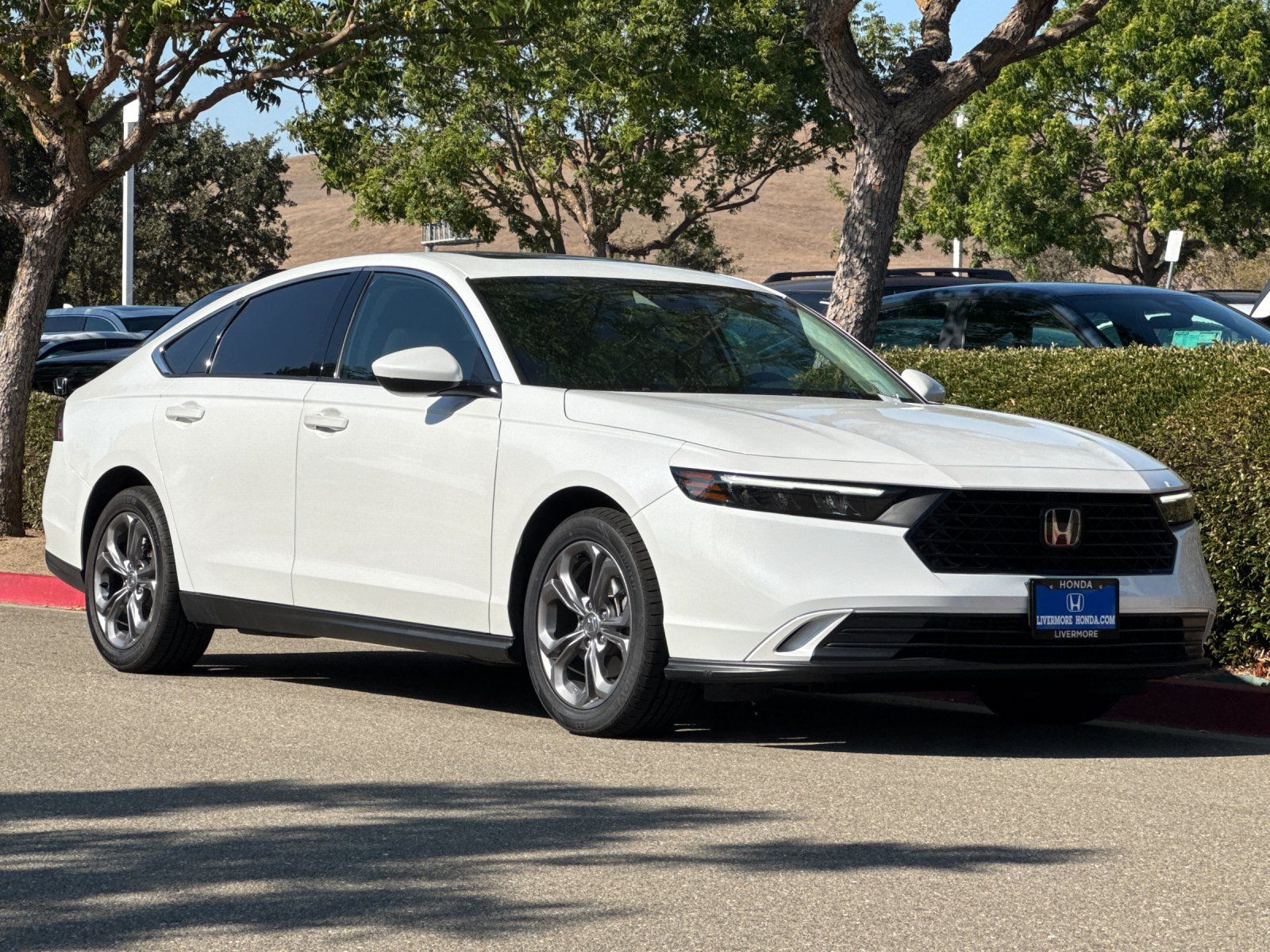 2024 Honda Accord EX — full photo 8 of 27