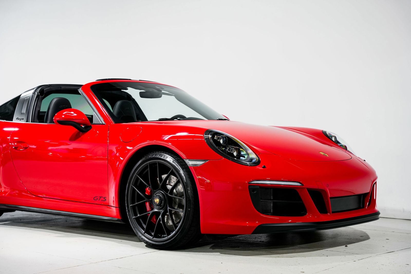2017 Porsche 911 Targa 4 GTS — photo 40