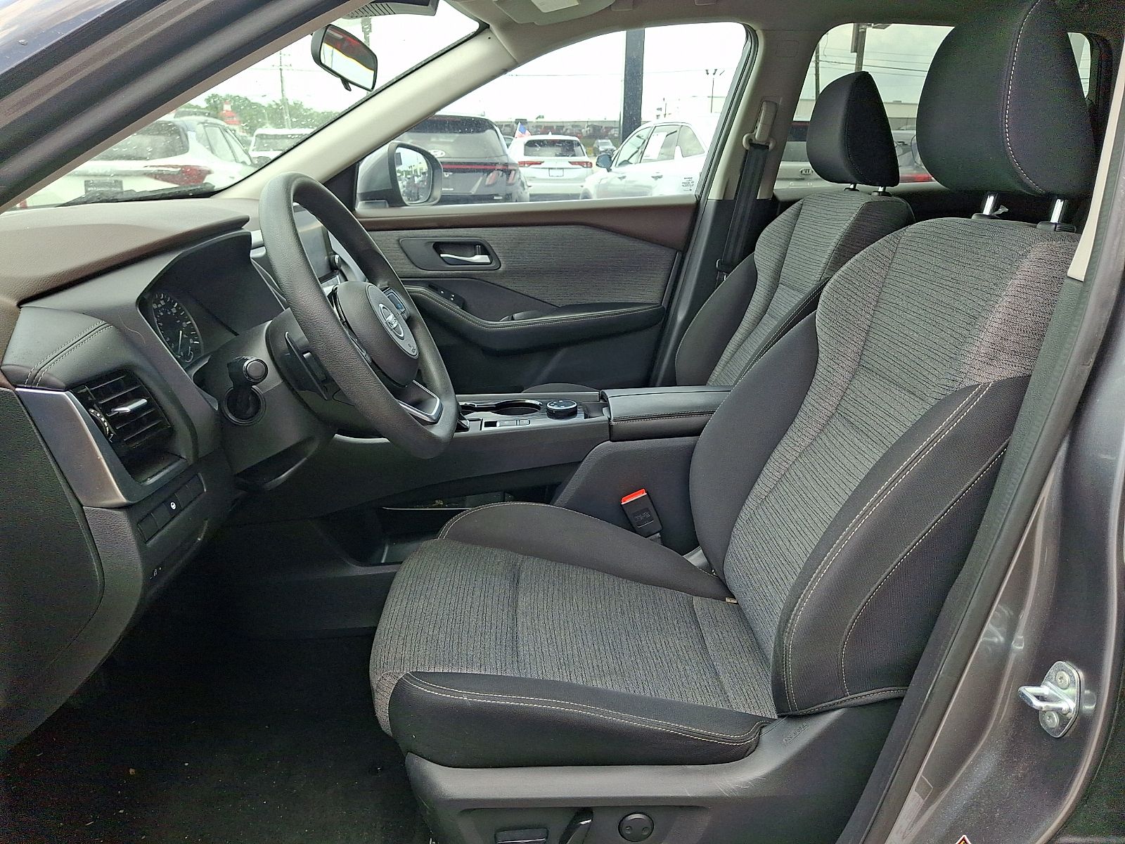 2021 Nissan Rogue SV - Photo 14
