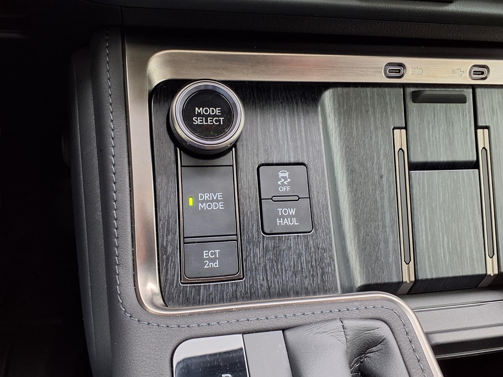 2025 Lexus GX 550 Luxury+ Silver at Gullo Toyota