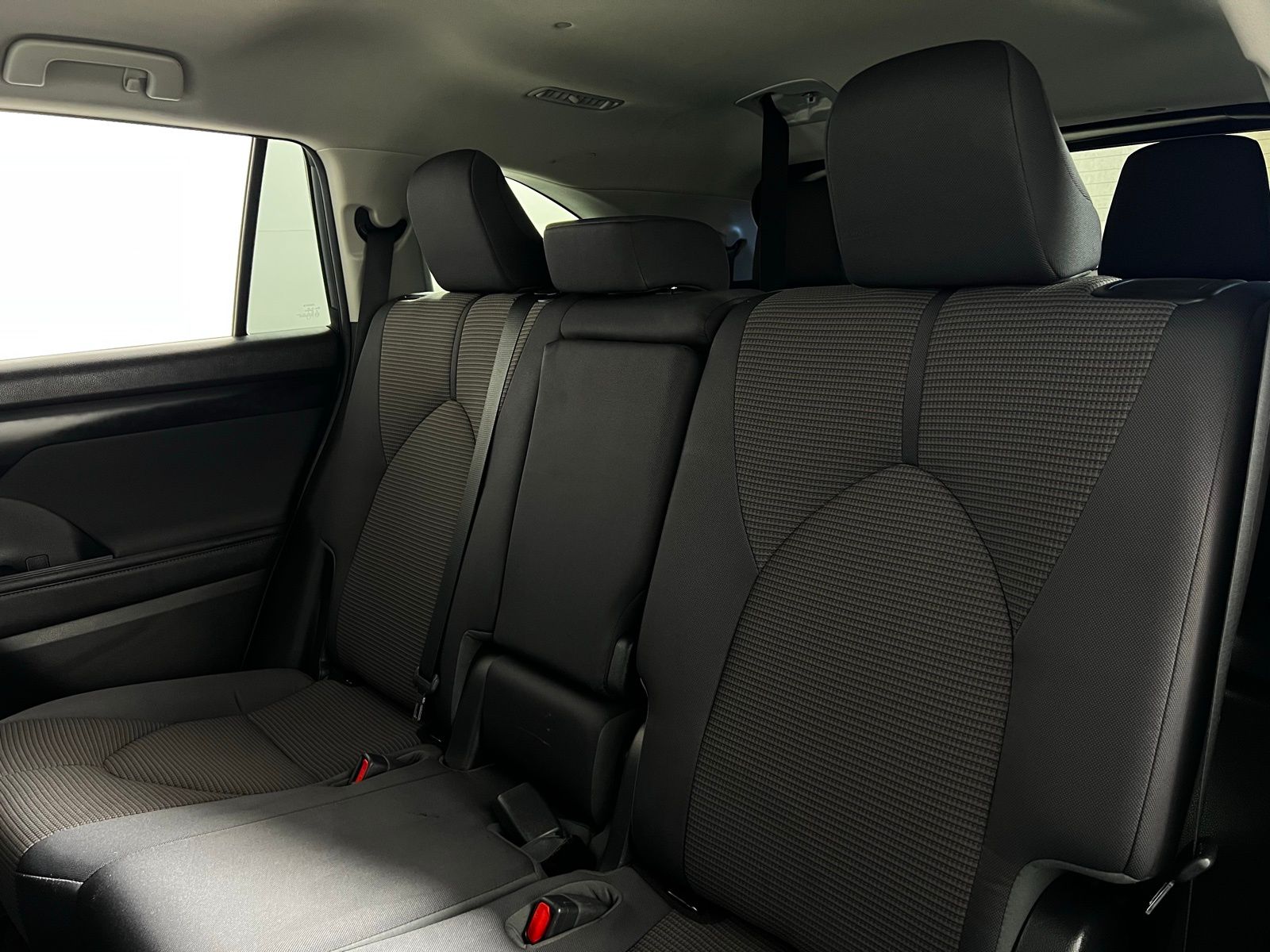 Thumbnail: 2023 Toyota Highlander - 22