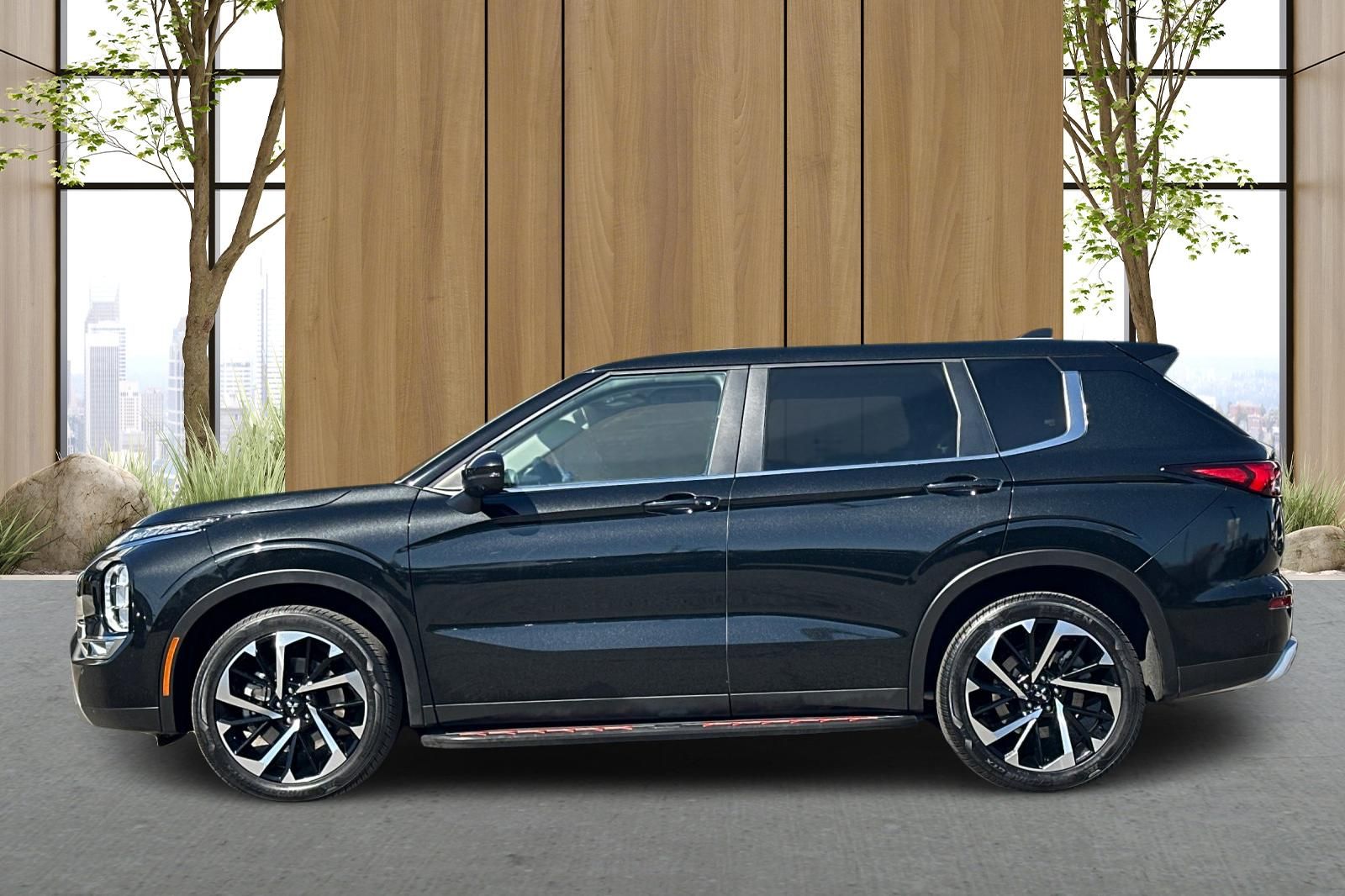 View vehicle photo 7