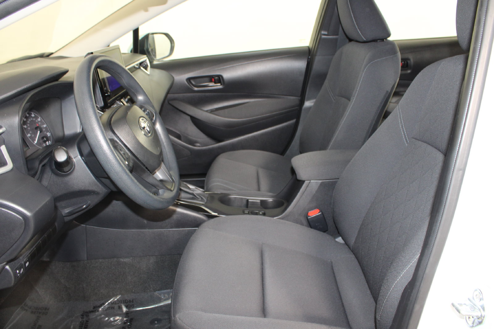 Used 2025 White Toyota LE image 9