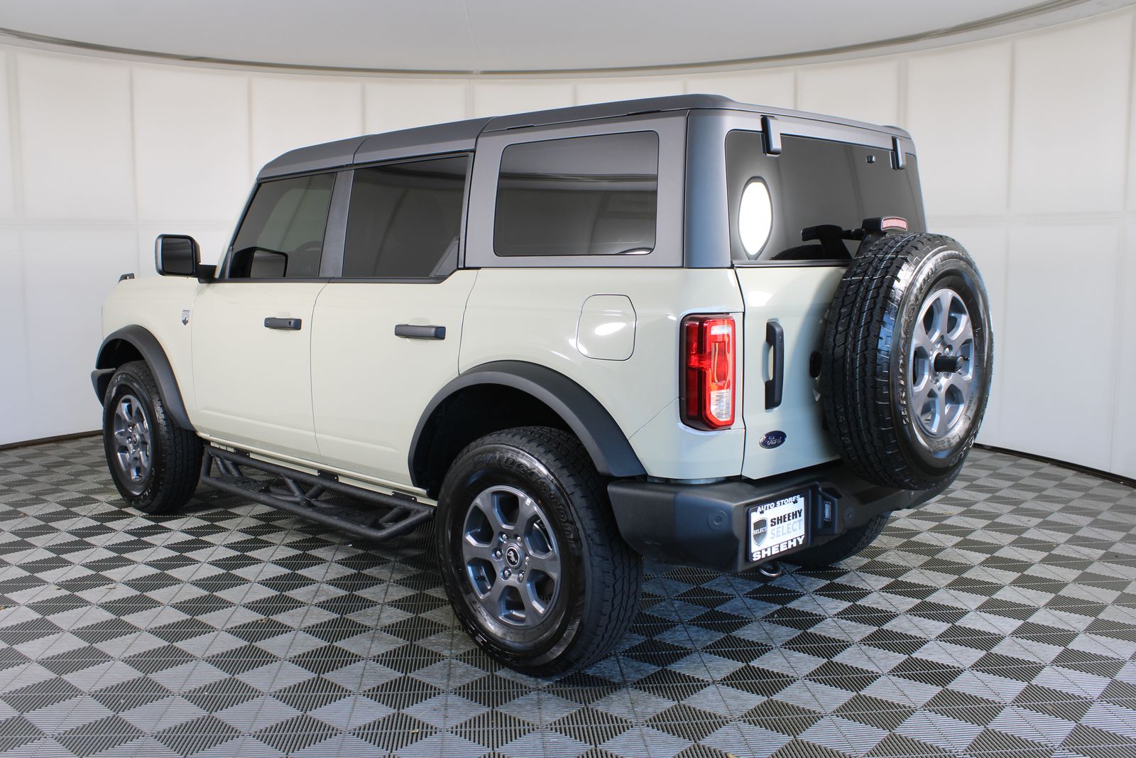 Used 2025 Beige Ford Big Bend image 4