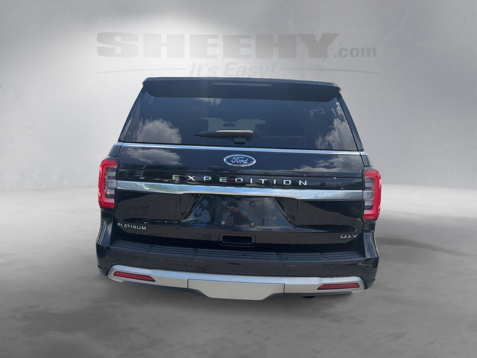 Used 2023 Black Metallic Ford Platinum image 13