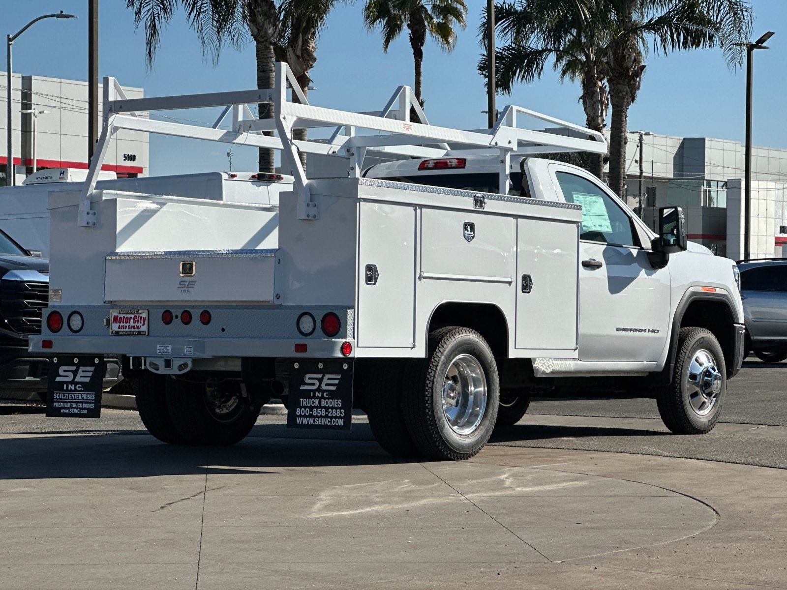 View vehicle photo 4