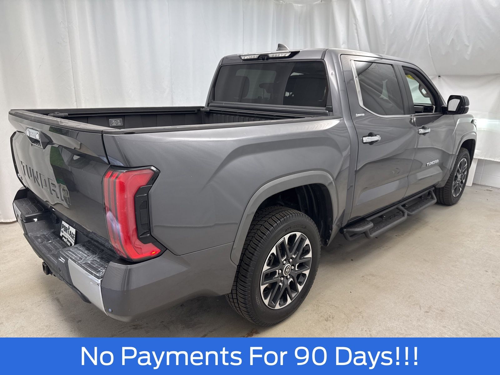 View vehicle photo 4