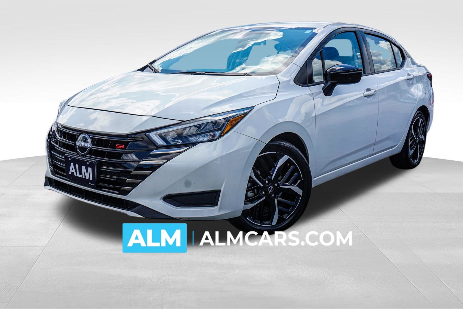 2024 Nissan Versa 1.6 SR
