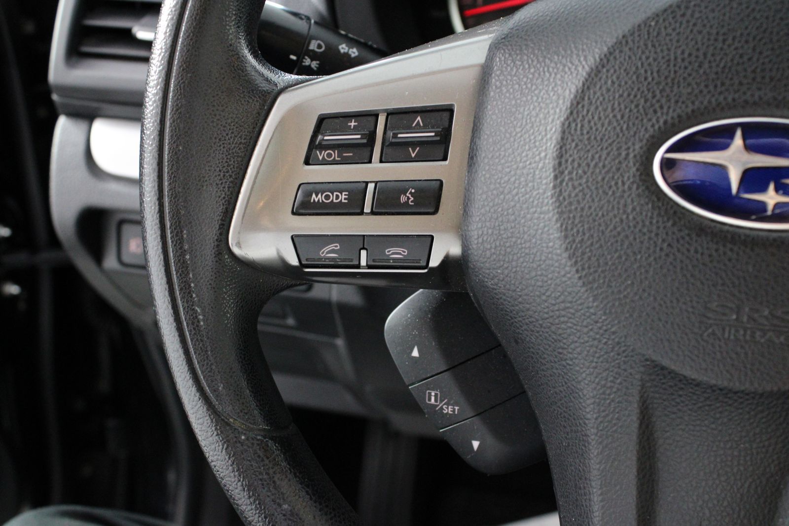 Used 2014 Black Subaru 2.5i Premium image 27