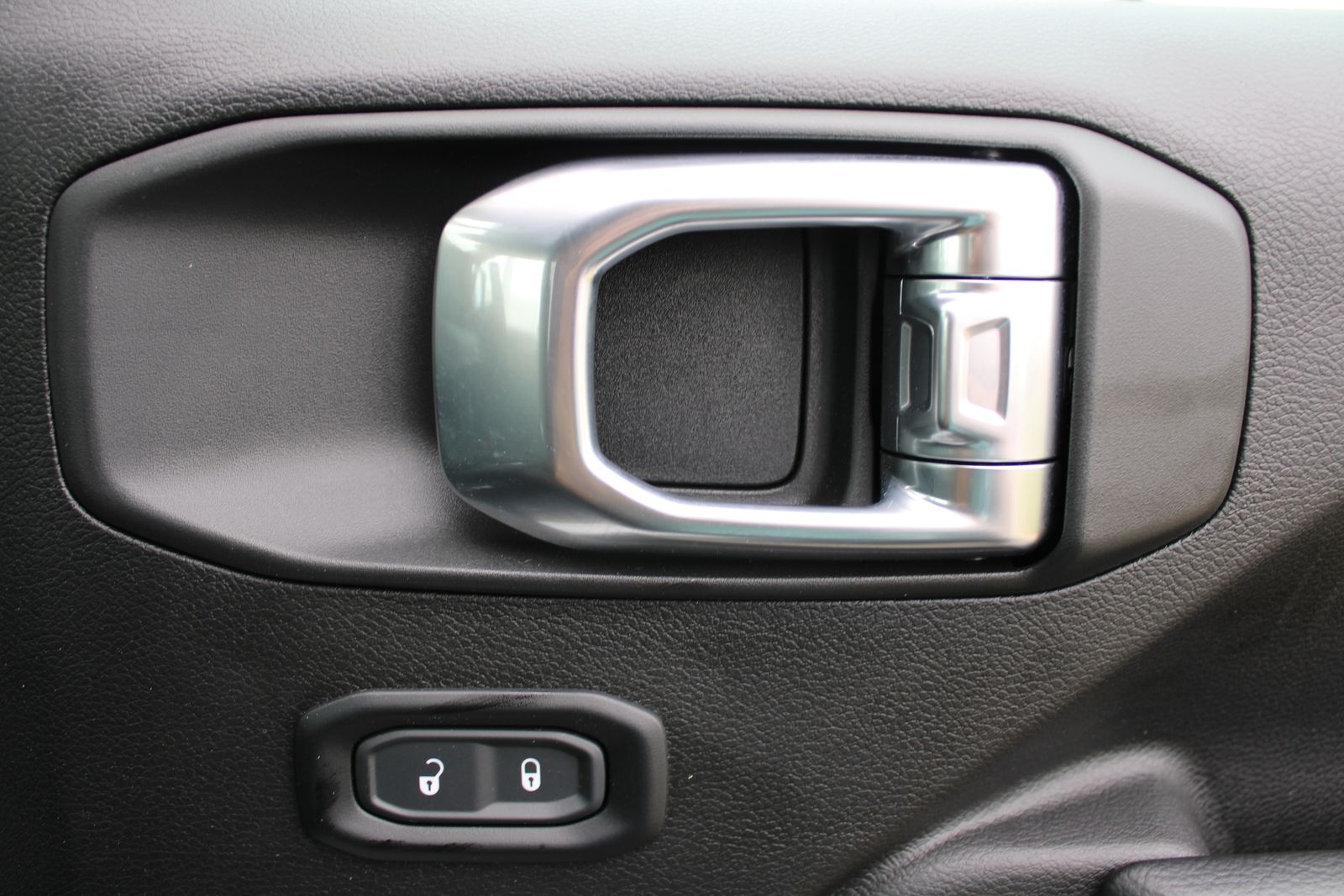 Used 2024 White Jeep Mojave image 23