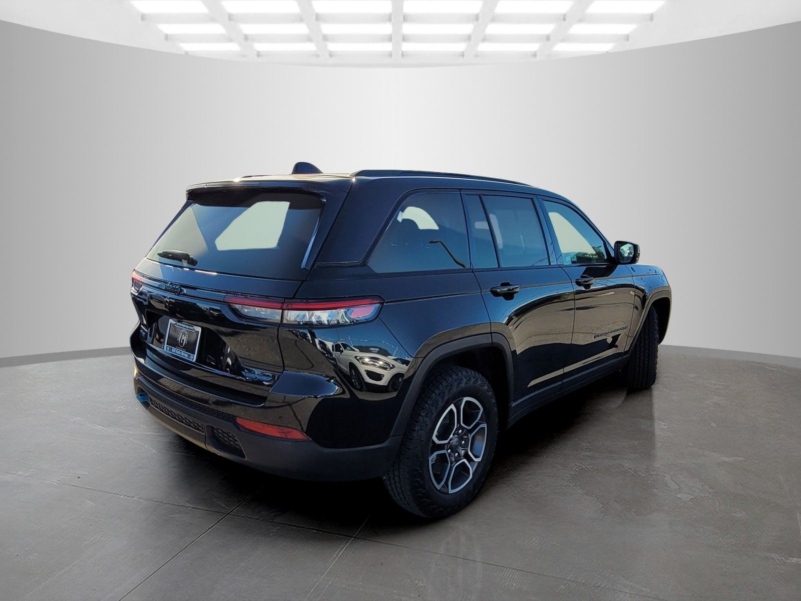 Used 2023 Black Jeep Trailhawk 4xe image 5