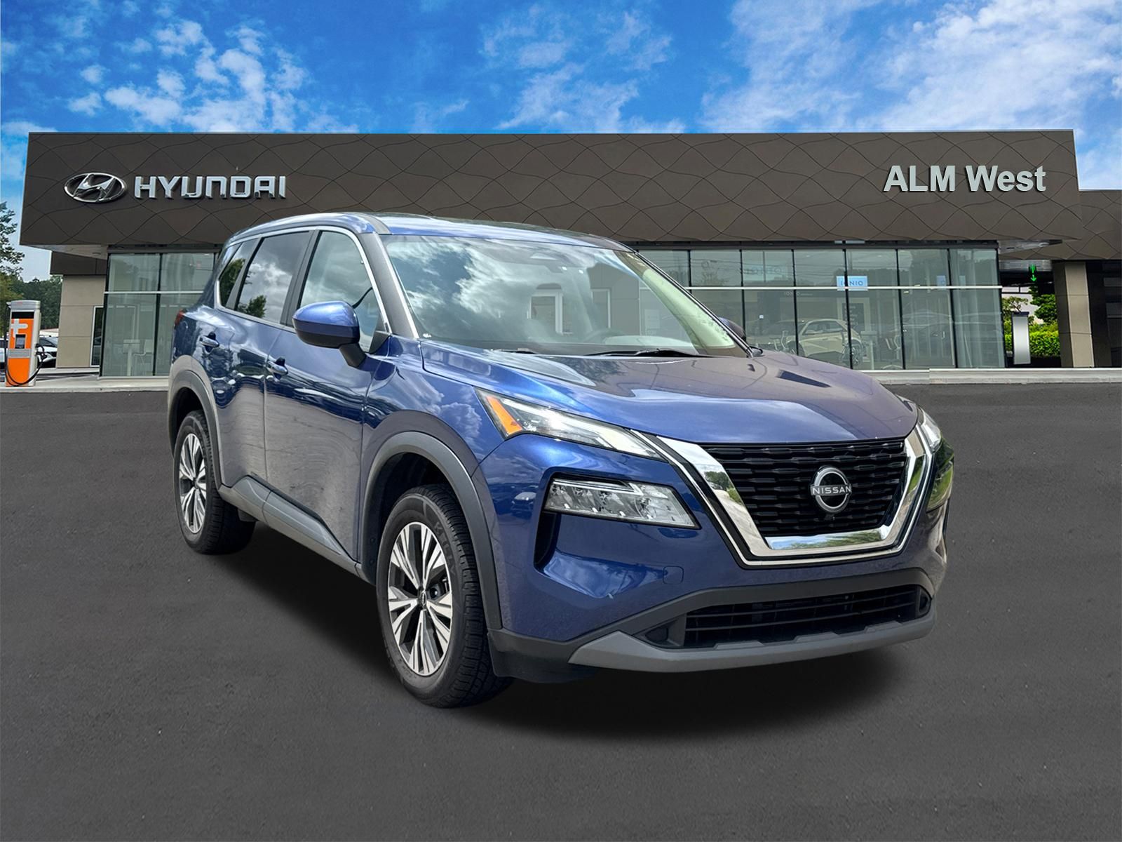 Used 2023 Blue Nissan SV image 3