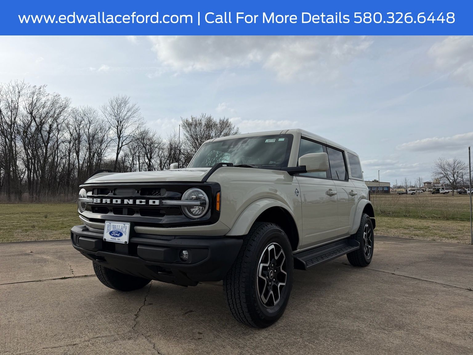 2025 Ford Bronco Outer Banks 4-Door 4WD