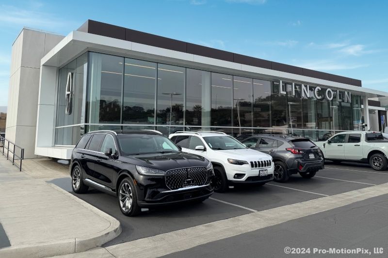 Infinite Black Metallic Clearcoat 2026 Lincoln Navigator L Reserve 4WD SUV / Crossover Four-Wheel Drive Automatic