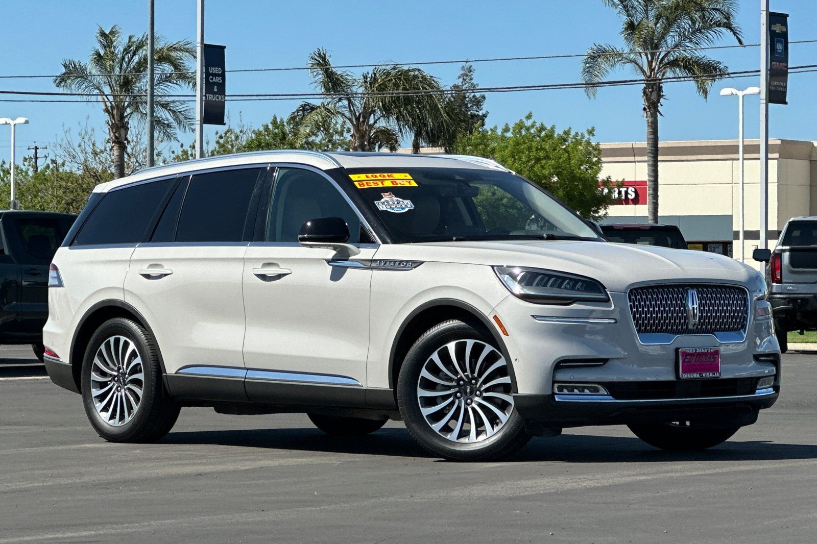 View vehicle photo 2