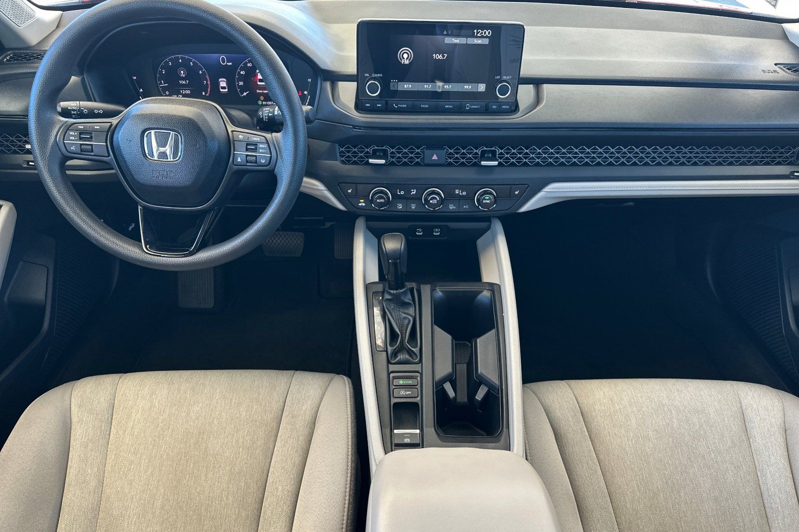 2025 Honda Accord SE - Photo 12