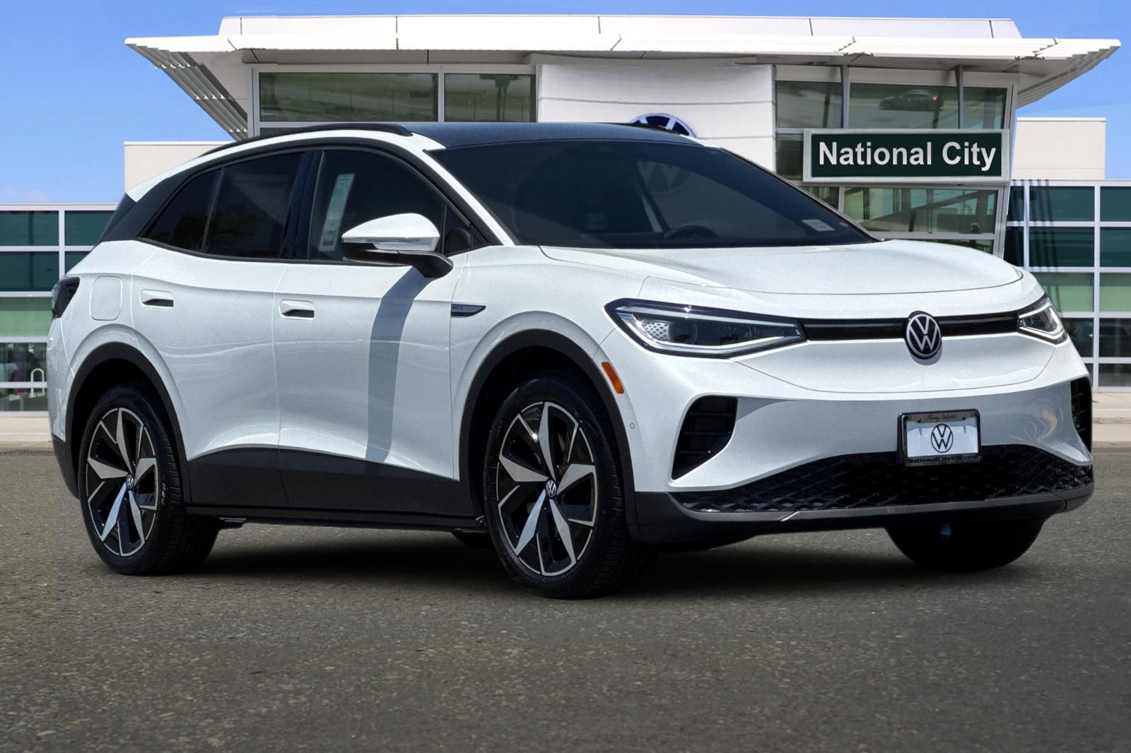 View vehicle photo 2