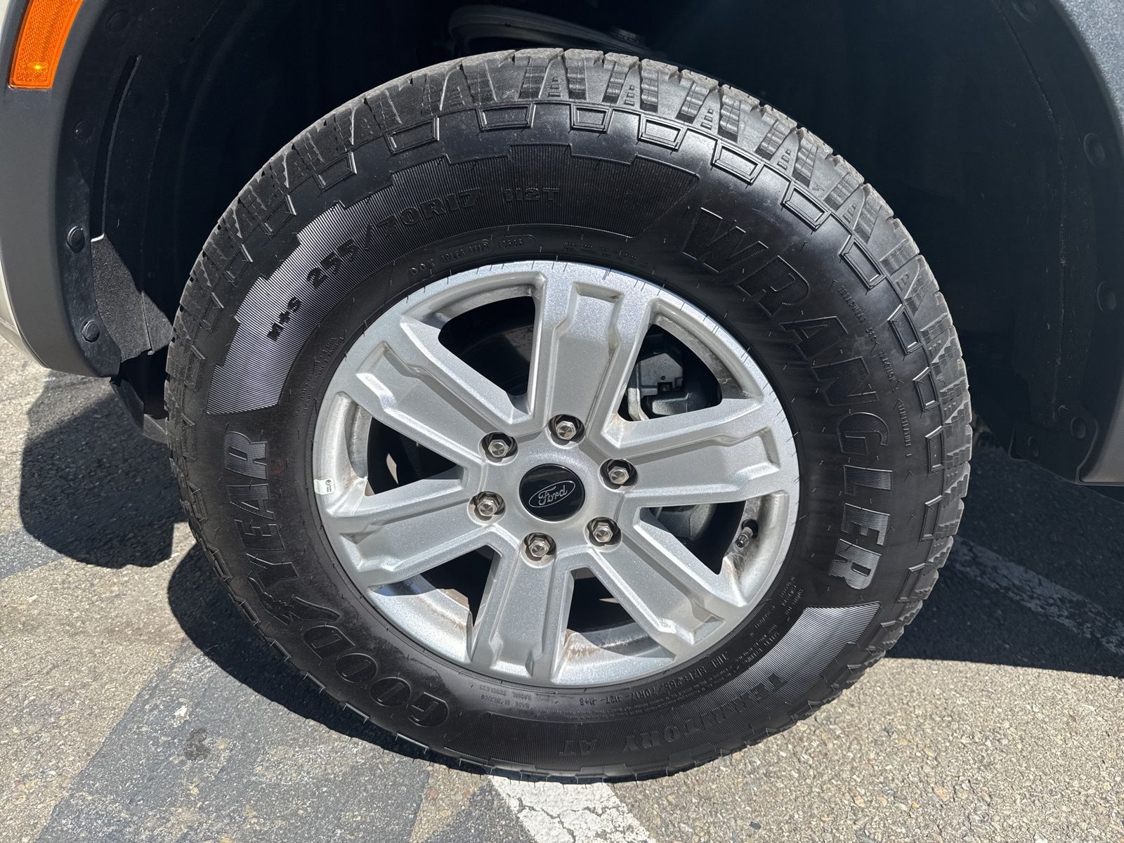 Used 2025 Beige Ford XL image 16