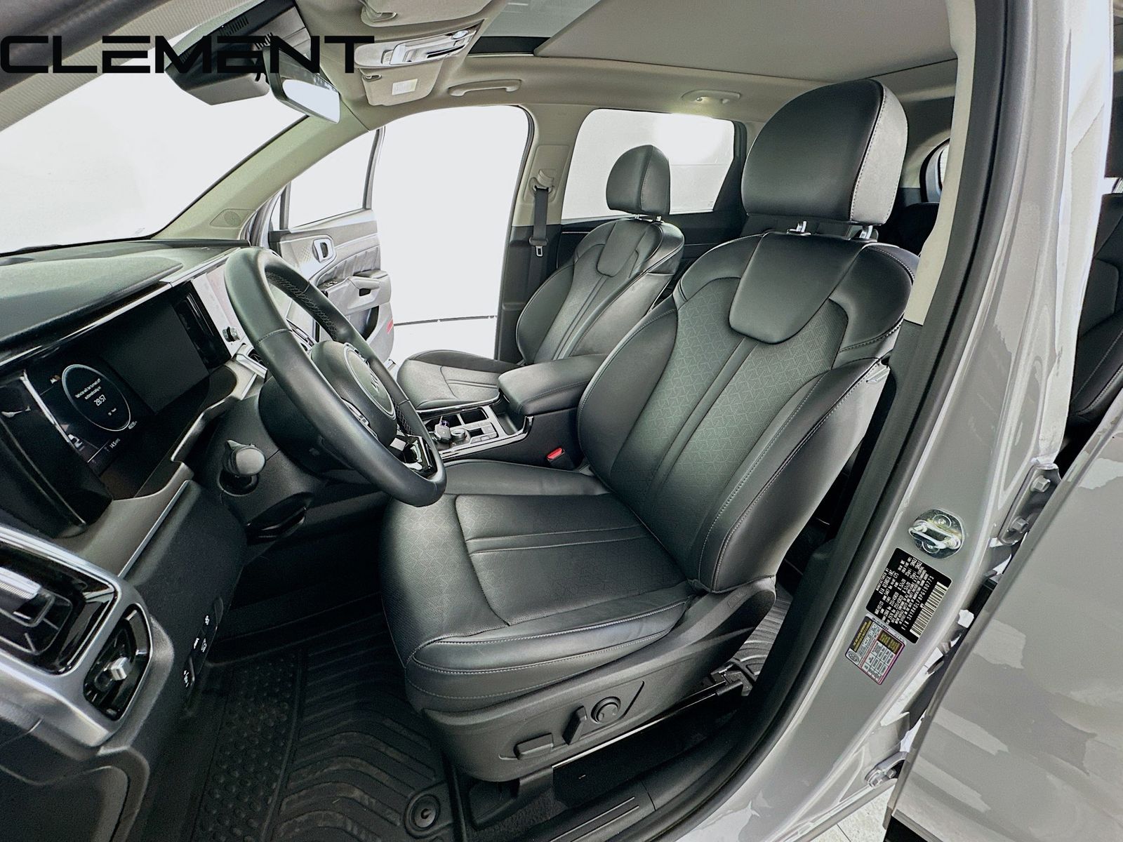 used 2023 Kia Sorento car, priced at $30,712