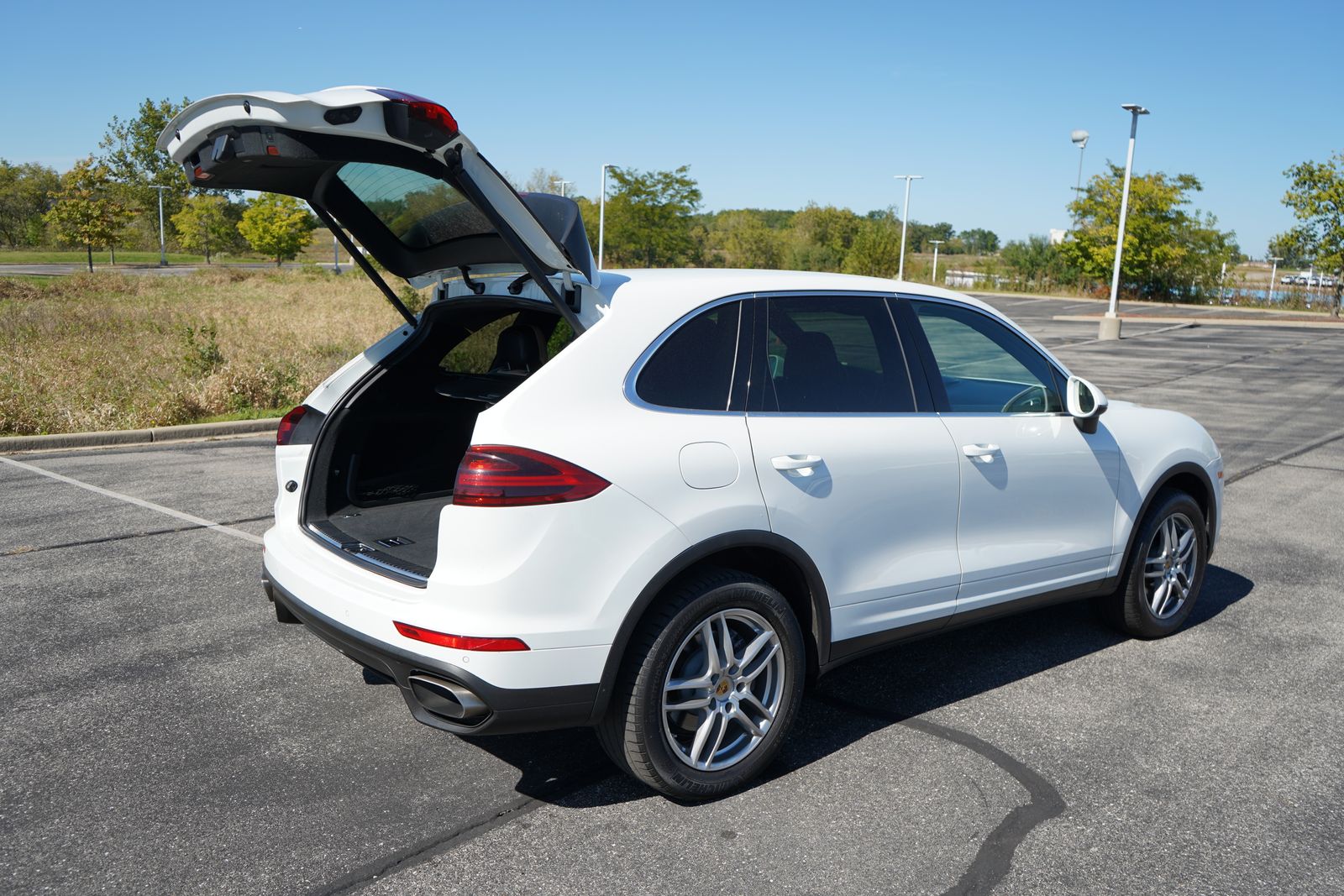 2016 Porsche Cayenne Base 34