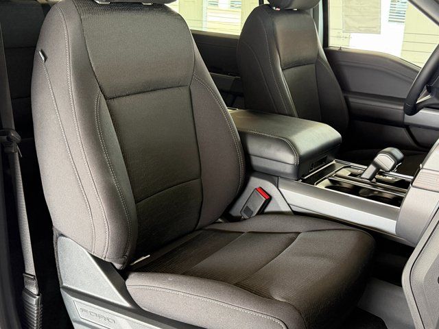 New 2026 Oxford White Ford XLT image 11