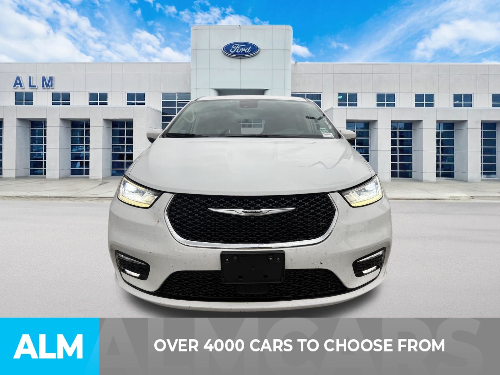 Used 2023 Bright White Clearcoat Chrysler Touring L image 2