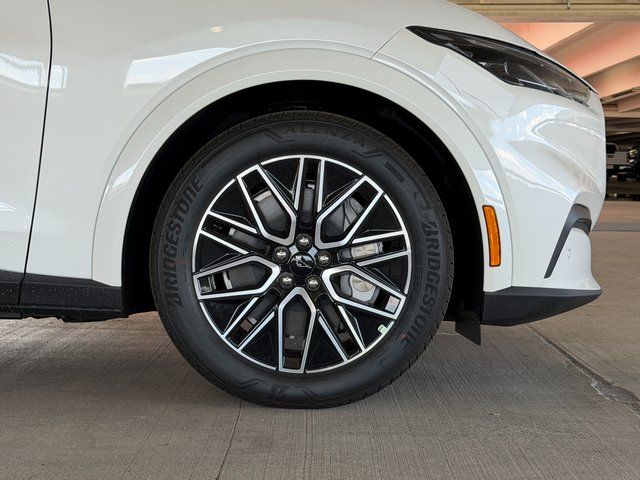New 2026 Star White Metallic Tri-coat Ford Premium image 8