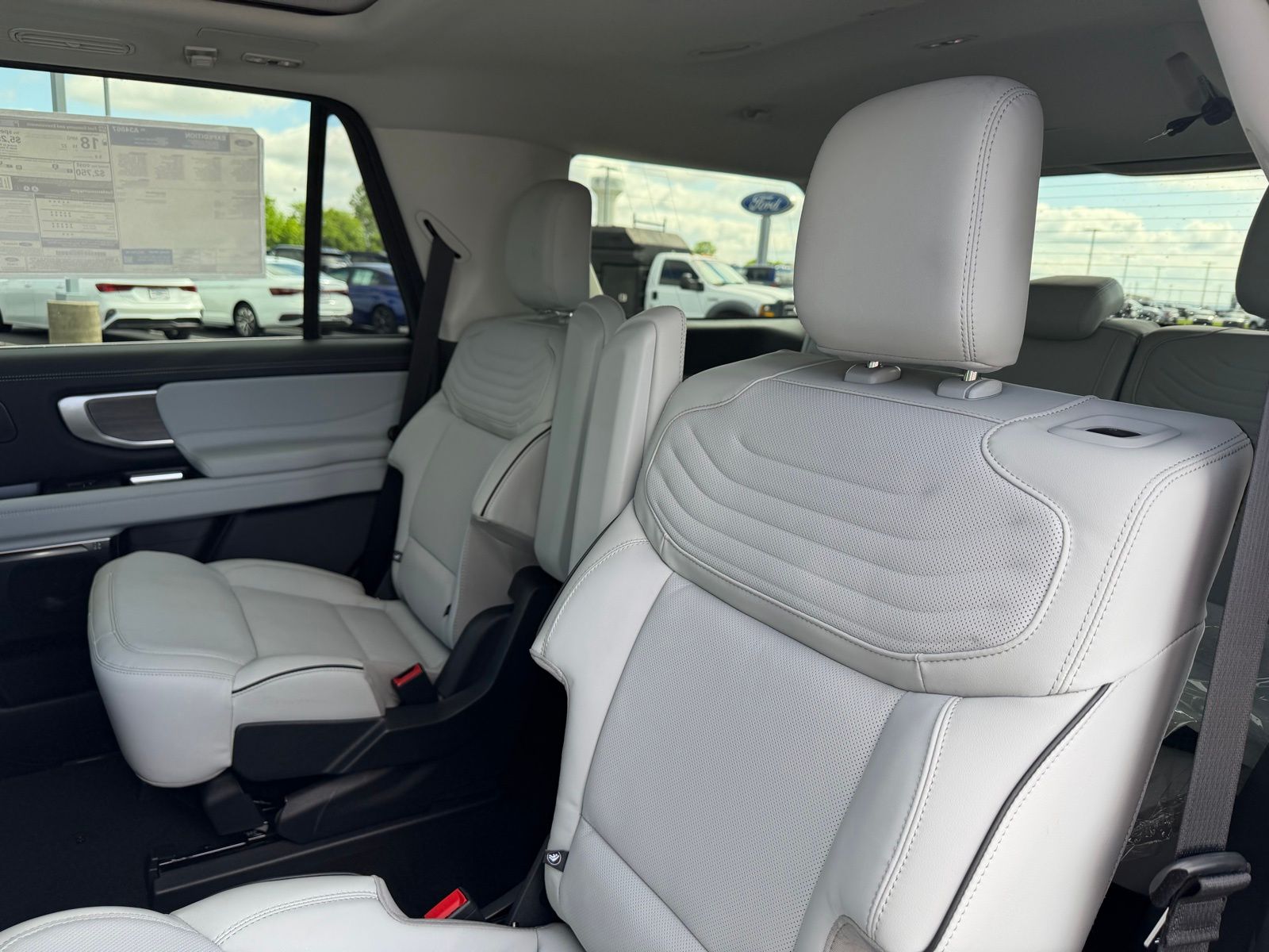 2026 Ford Expedition image 14